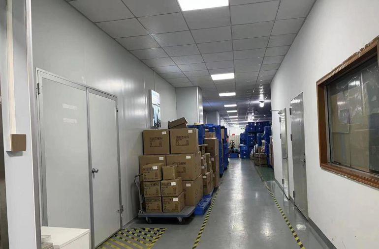 出租！位置新桥万丰98工业城1650平价格便宜厂房办公室