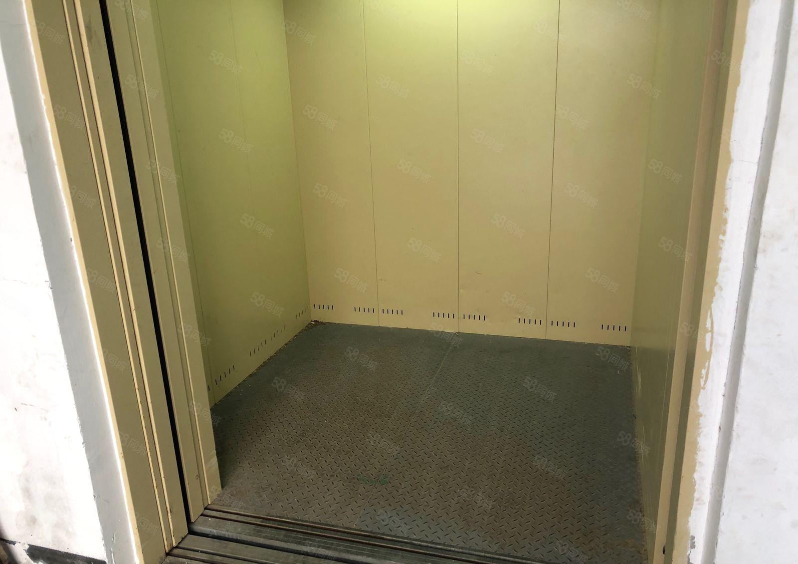 西丽独门独院厂房2393平 可办公 仓储 6年合同