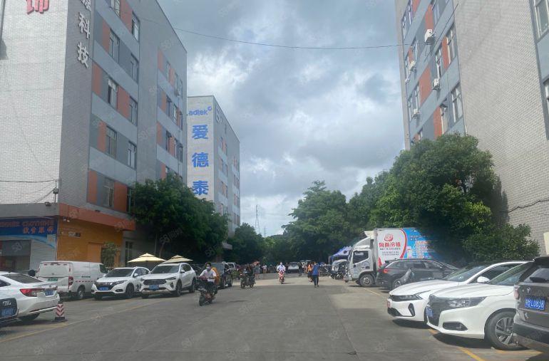 西丽湖地铁附近厂房，仓库750，2400水电到位，仅租28元