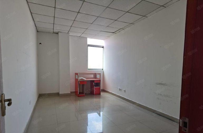 整层装修好厂房招租 地铁口 好招工 直接可以拎包入住