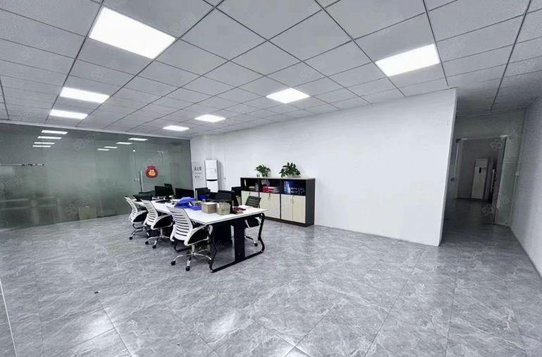 南山华侨城工业区楼上1000平厂房出租带现成装修可以拎包入住