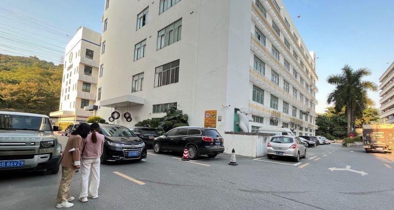 西丽厂房办公室免租3个月 带装修停车方便价格便宜