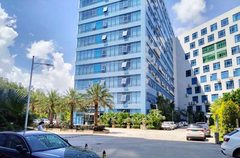 南山西丽地铁口科技园楼上精装500平带3间办公室厂房出租