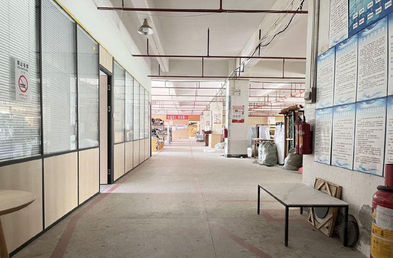 南山双高速口独院一楼厂房，原房东，实用面积大。