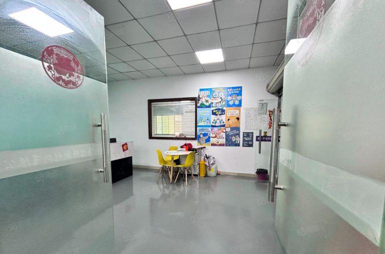 地铁口附近精装700平厂房带现成办公室出租