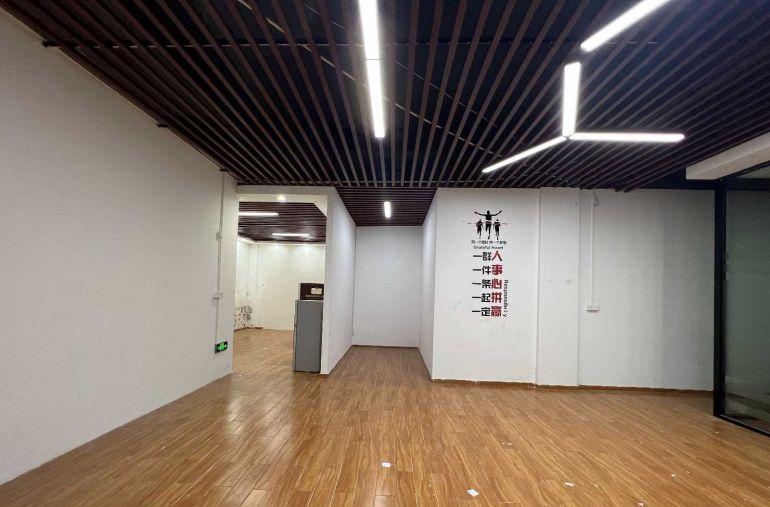 西乡宝田三路12号线平峦山地铁口200米一楼1860平招租