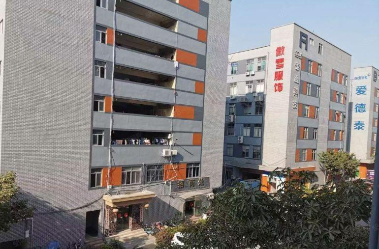 西丽湖地铁附近厂房，仓库2000平大小可分租，仅租28元