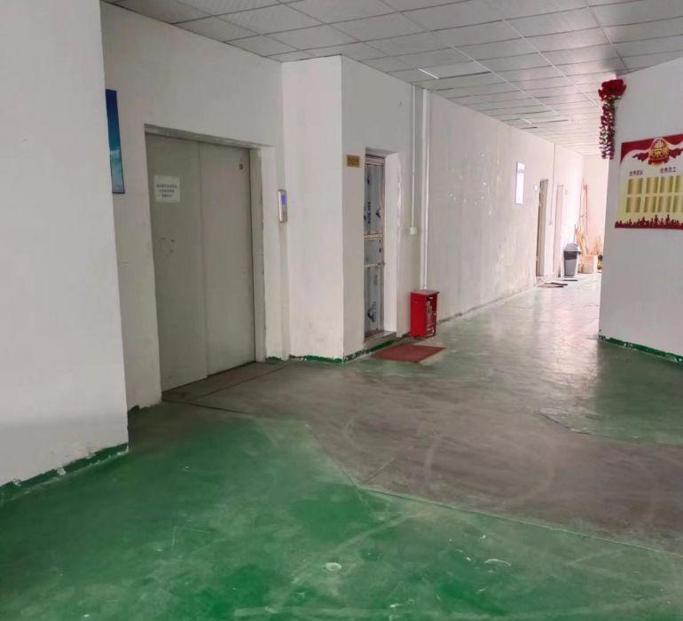 出租宝安沙井精装修800平三楼厂可用于仓库，办公分租低价出租