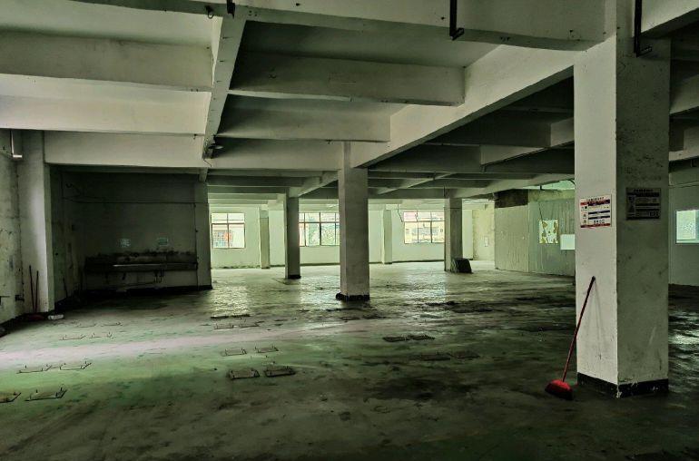 房东直租，3600平方厂房，一层900平方左右，4层。