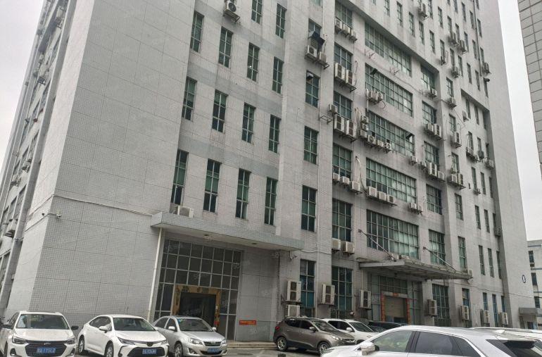 福永桥头地铁站附近楼上800平原精装修厂房仓库出租配套齐全