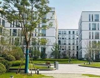 中山中山市 临海南站北面500米（拓卡奔马厂东边）600㎡ 厂房出售层高7.2米 跨度11米 配电50KVA 独院 有蒸汽 有燃气 可环评 可分租